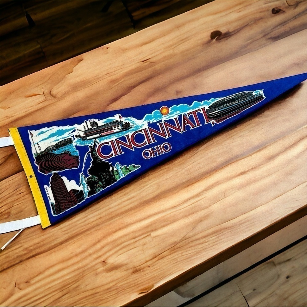 80s Cincinnati Ohio Made in USA pendant collectible wall decor awesome condition